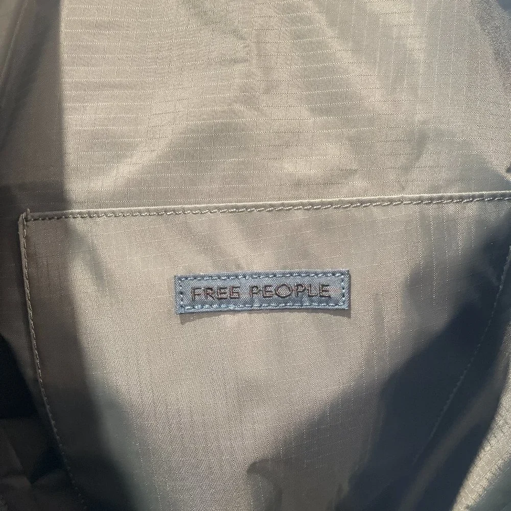 Free People Nwot Holms Recycled Reversible Nylon Tote In Midnight Blue - Picture 5 of 7